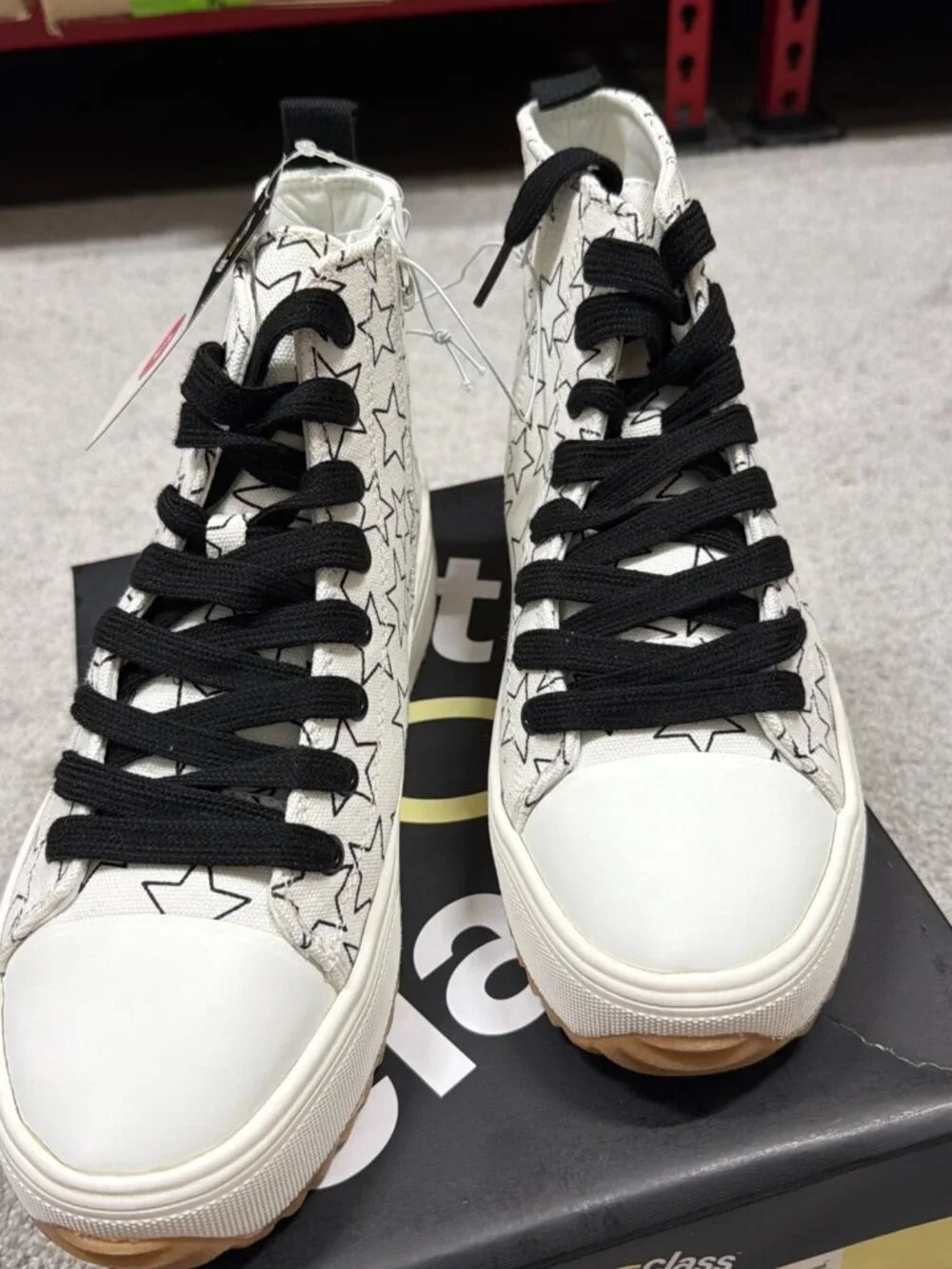 Art Class Kids' Youth Size 5 Blakely Stars High-Top Sneakers Lace-Up White